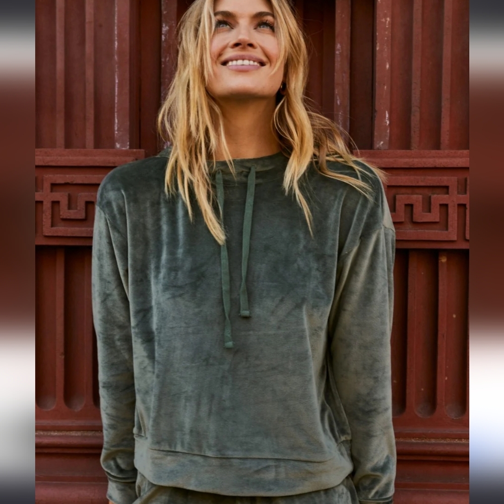 Summersalt The Plush Velour Hoodie in Olive, sz small
